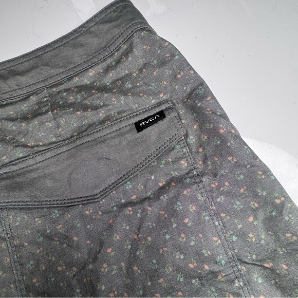 RVCA Freeport Trunk Men's Size 36 Cotton Black Gray Activewear Nature Stretch - Picture 6 of 16